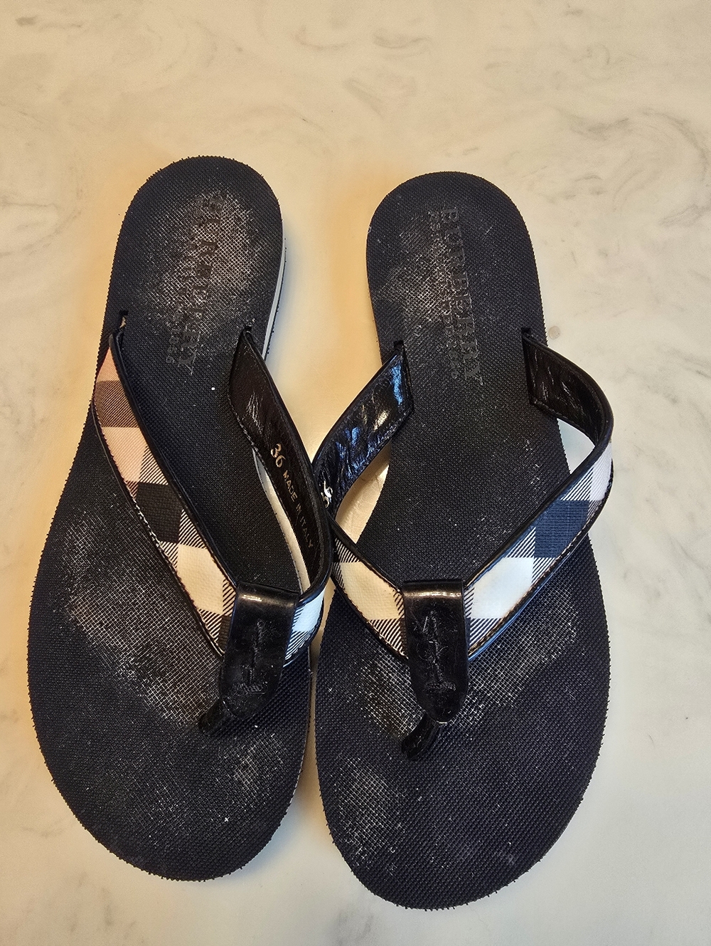 Burberry Black Flip Flops Size 36